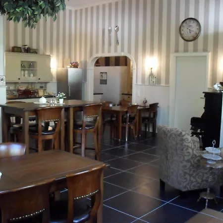 Groote Engel Hotel 2*